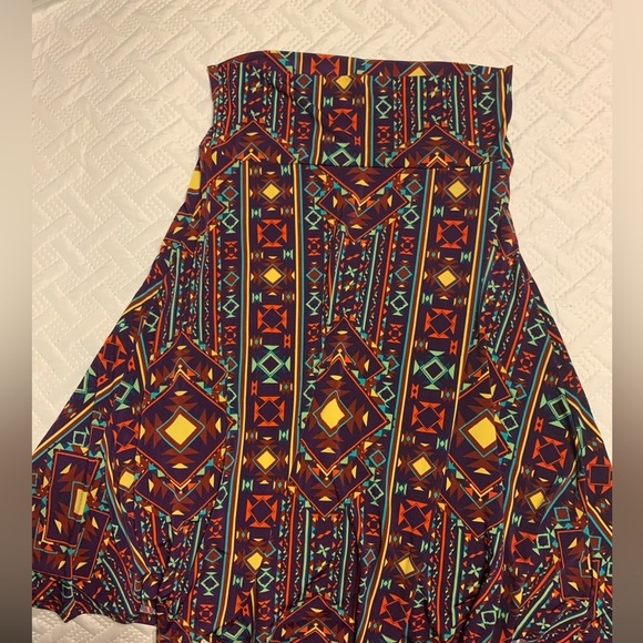 LuLaRoe Dresses & Skirts - LULAROE -AZURE Stretch Skirt. MEDIUM.  Very good condition. Abstract. 27” long.